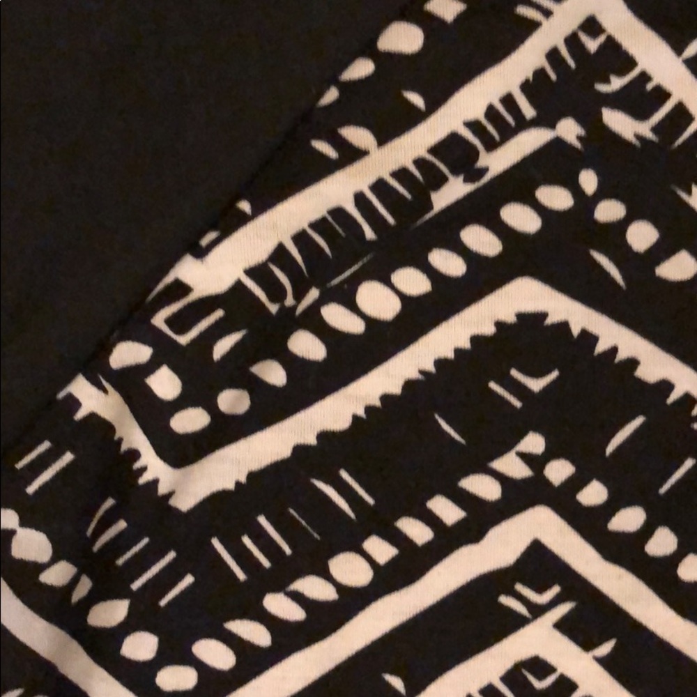 LuLaRoe Randy Tee - Picture 3 of 3